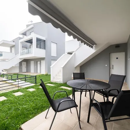 Roxani Residential Complex Apartment Ofrinion Exterior photo